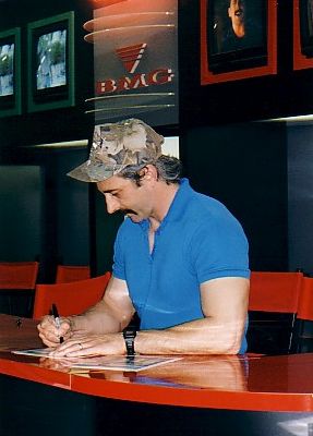 Aaron Tippin, Country Music Concert, RCA Booth, Nashville, TN